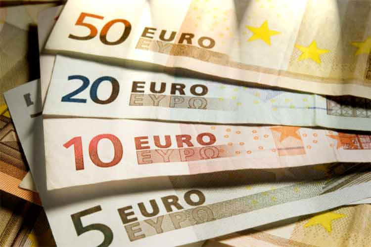 Euro_Bills