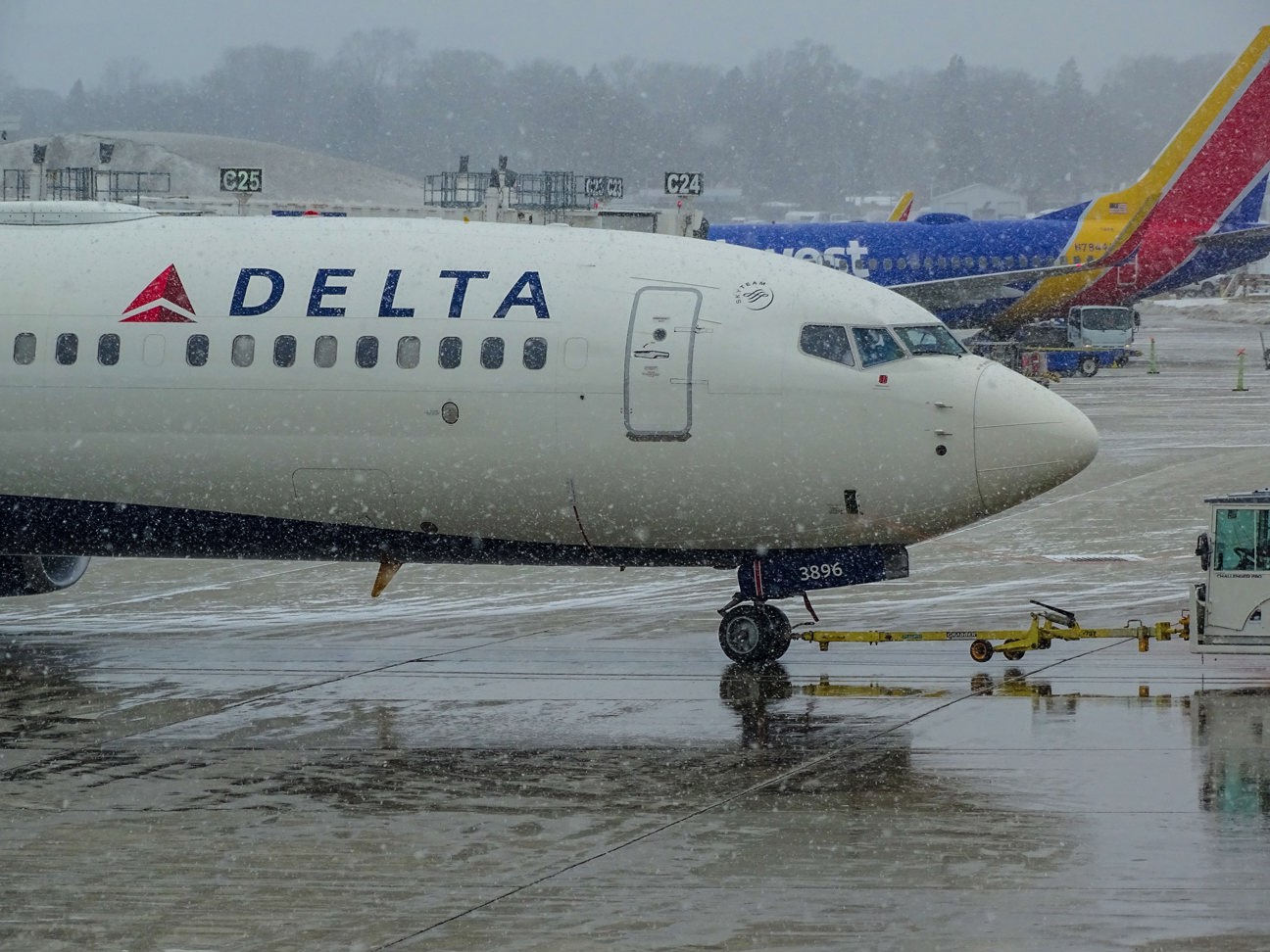 Delta Airlines DAL stock news and analysis